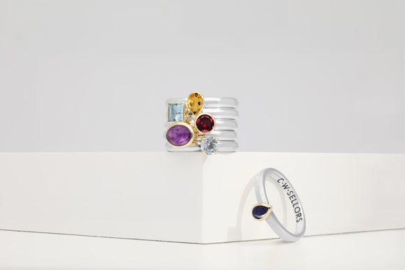 9ct Yellow Gold Sterling Silver Whitby Jet Stepping Stones 6x8mm Oval Bezel Set Ring